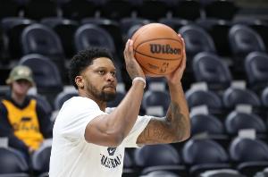 记者：德温特想踢欧冠，他依然优先考虑加盟国米