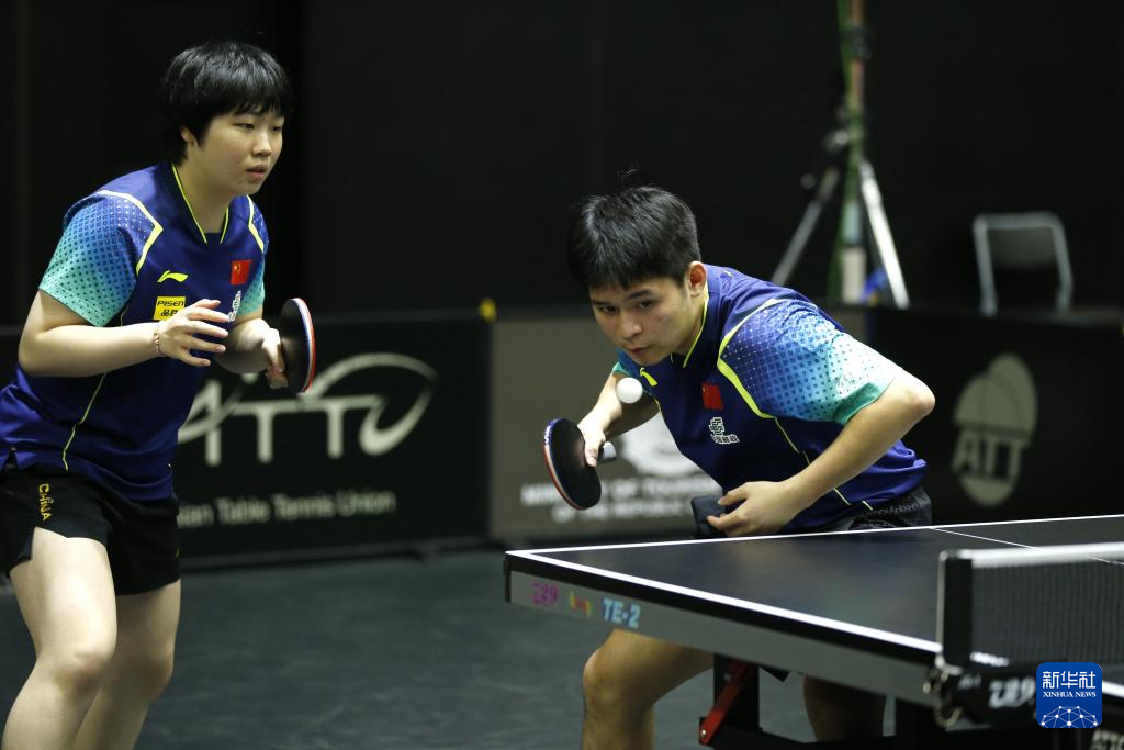 行榜的首位 行榜的首位