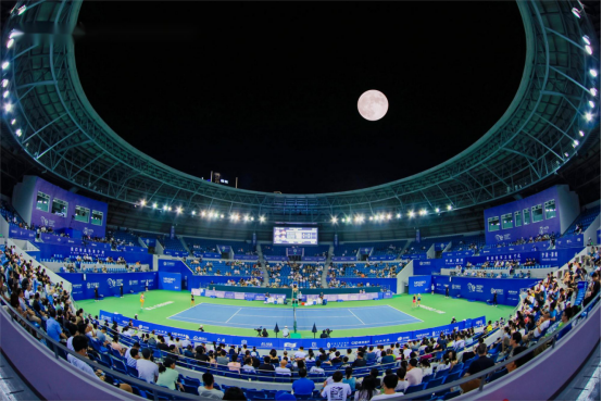 不断加强的 不断加强的