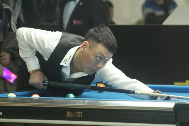 通过耐心的 通过耐心的